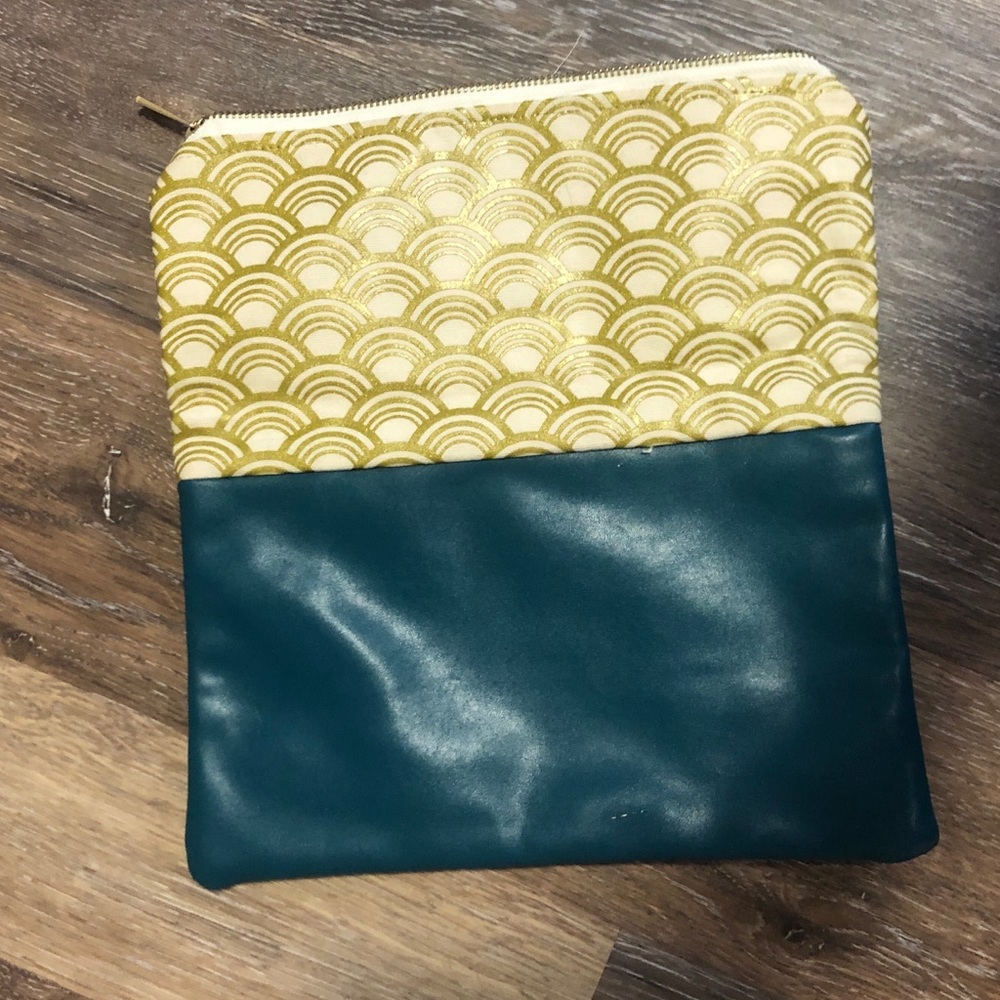 Kahulale’a fold over mermaid clutch